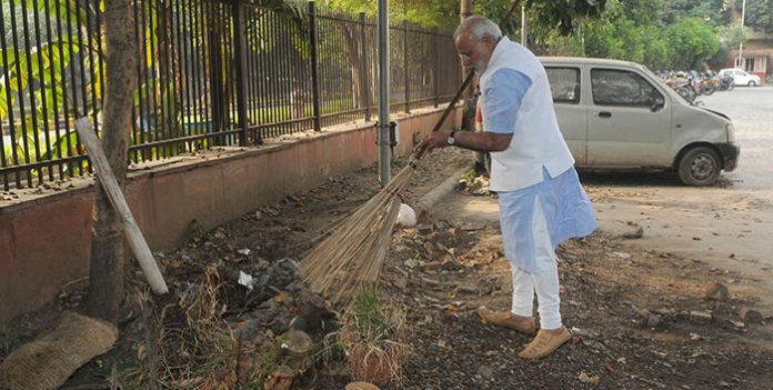 India Modi Saafu kurun 1