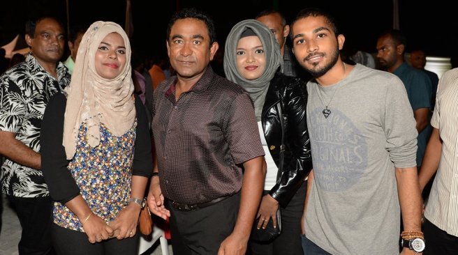 Yameen with youth 1