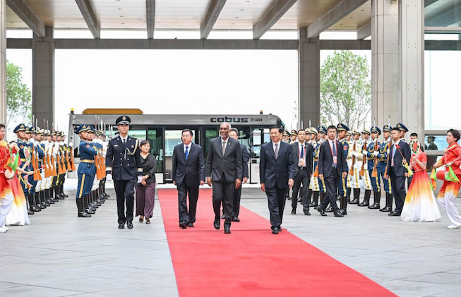 raees muizzu in china