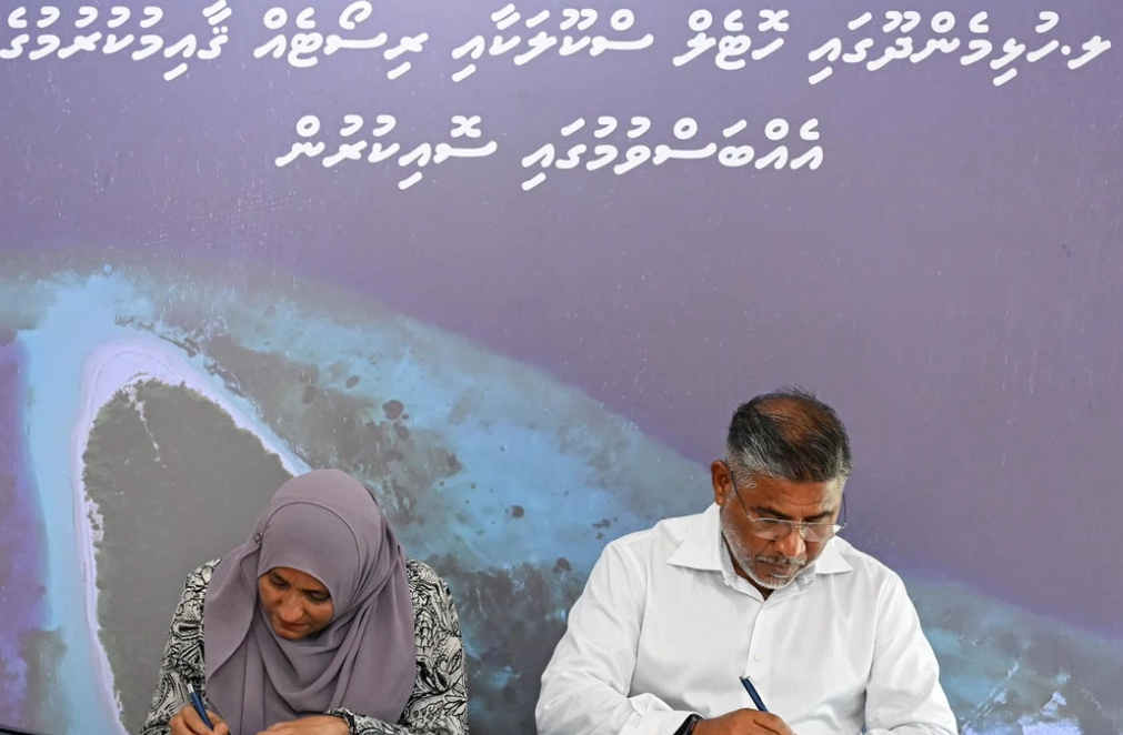 L. Hulhimendhoo