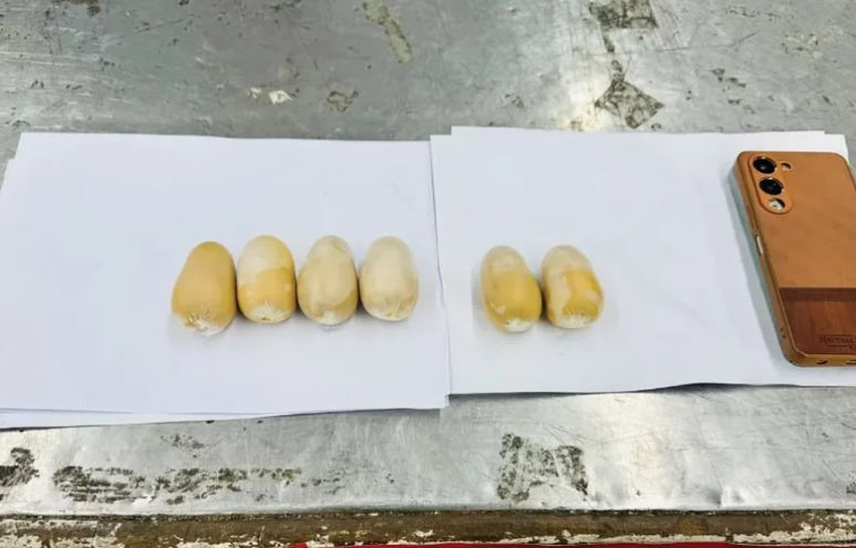 gold poop