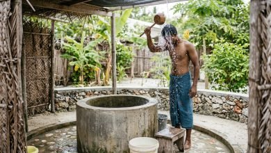 man showr old maldivian