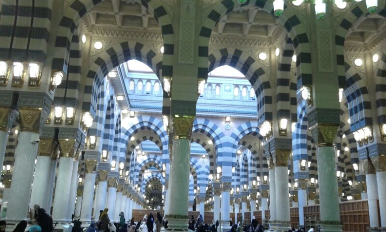 Al Masjid Al Nabawi from inside